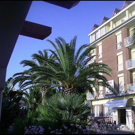 Hotel La Perla Cupra Marittima Bagian luar foto