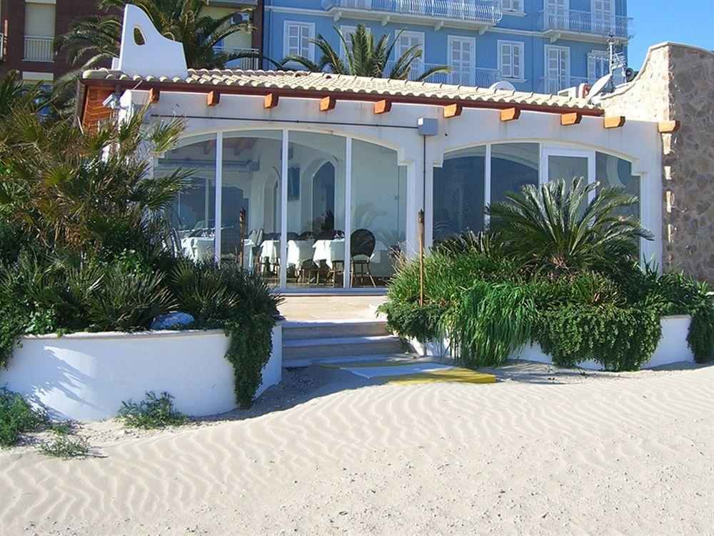 Hotel La Perla Cupra Marittima Bagian luar foto