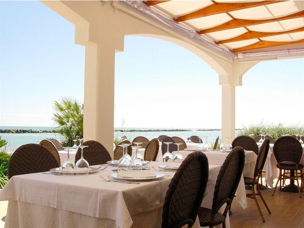 Hotel La Perla Cupra Marittima Bagian luar foto