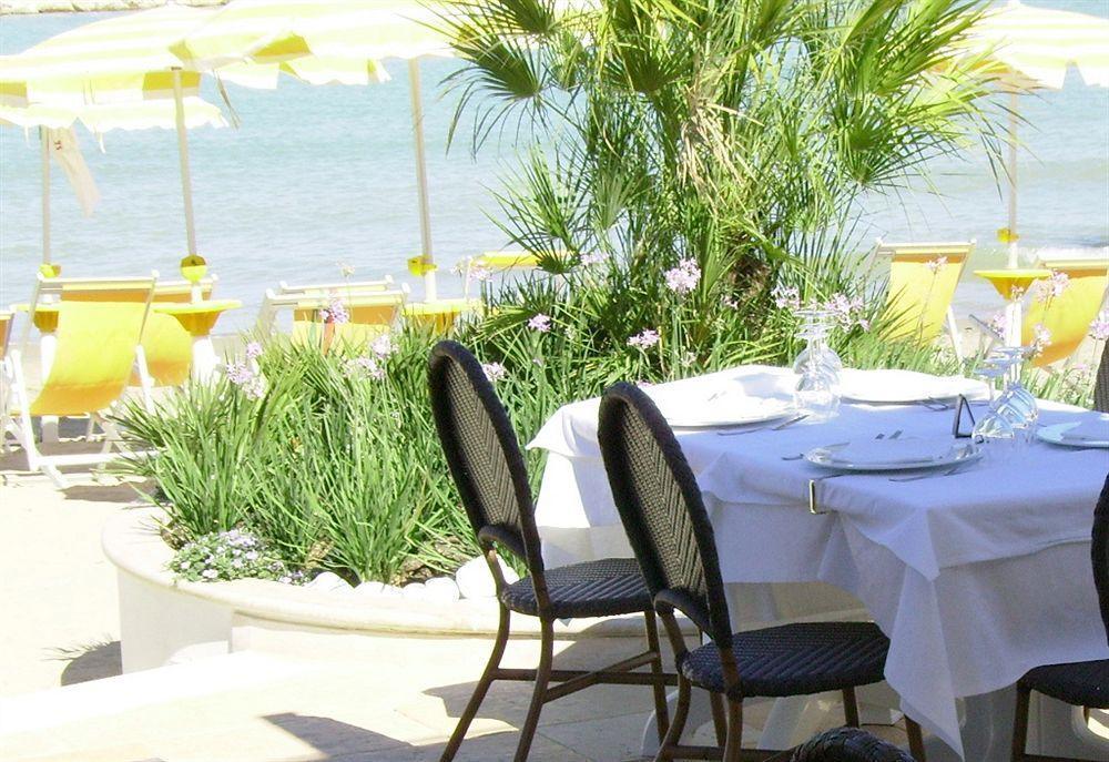 Hotel La Perla Cupra Marittima Bagian luar foto