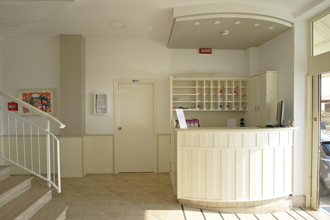 Hotel La Perla Cupra Marittima Bagian luar foto