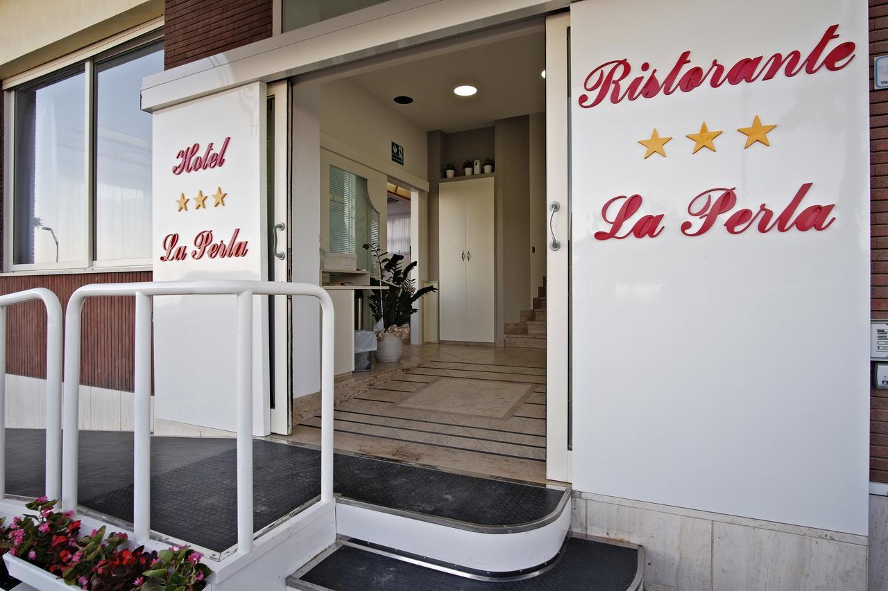 Hotel La Perla Cupra Marittima Bagian luar foto