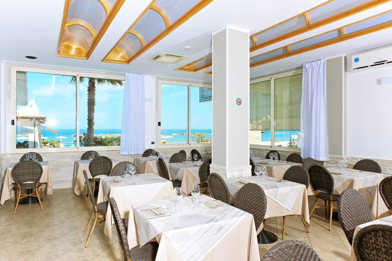 Hotel La Perla Cupra Marittima Bagian luar foto