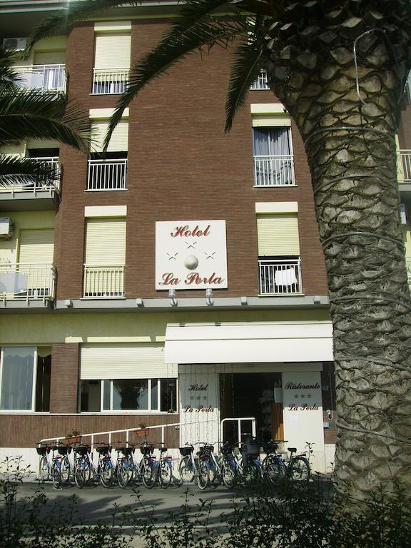 Hotel La Perla Cupra Marittima Bagian luar foto